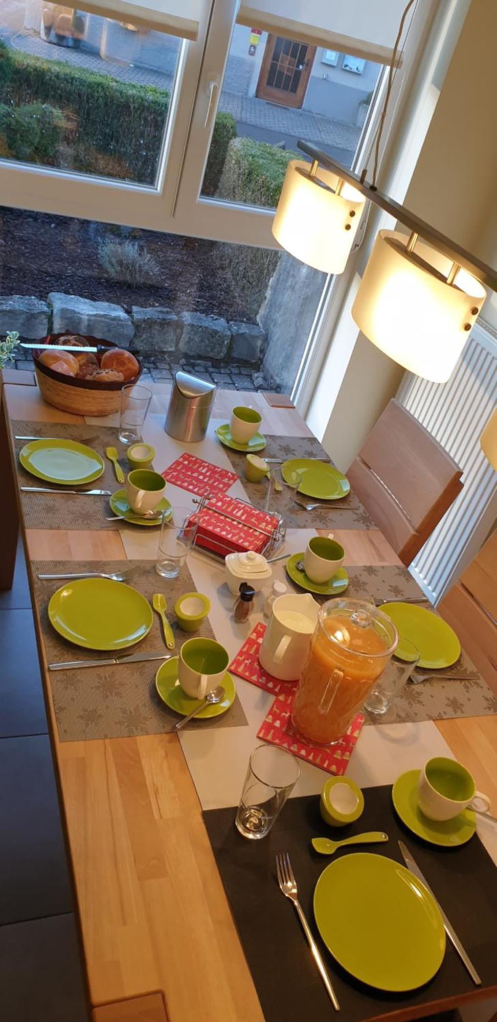 Gaestezimmer , Pension Wauri Waldenbuch エクステリア 写真