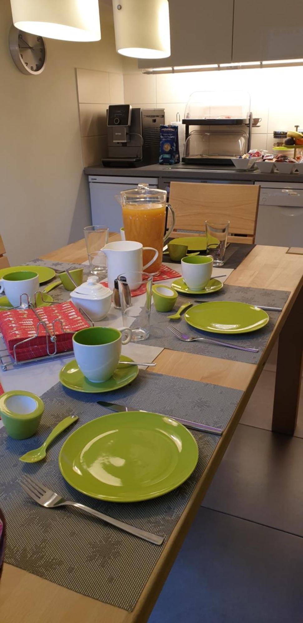 Gaestezimmer , Pension Wauri Waldenbuch エクステリア 写真