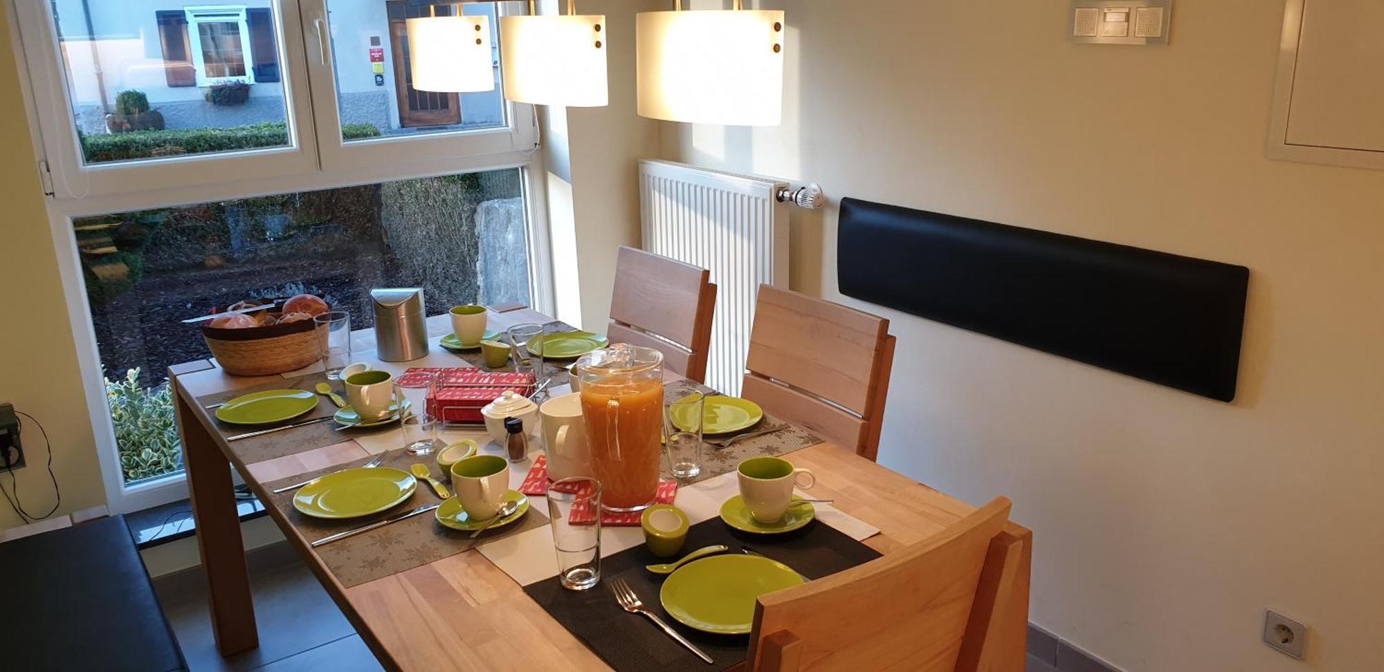 Gaestezimmer , Pension Wauri Waldenbuch エクステリア 写真