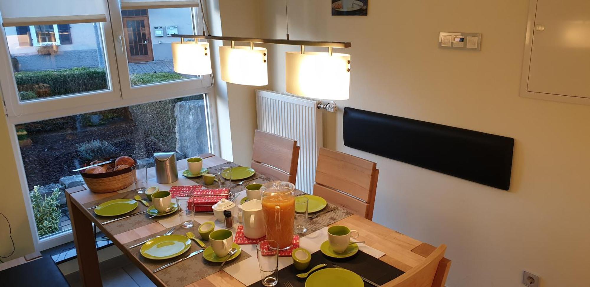 Gaestezimmer , Pension Wauri Waldenbuch エクステリア 写真