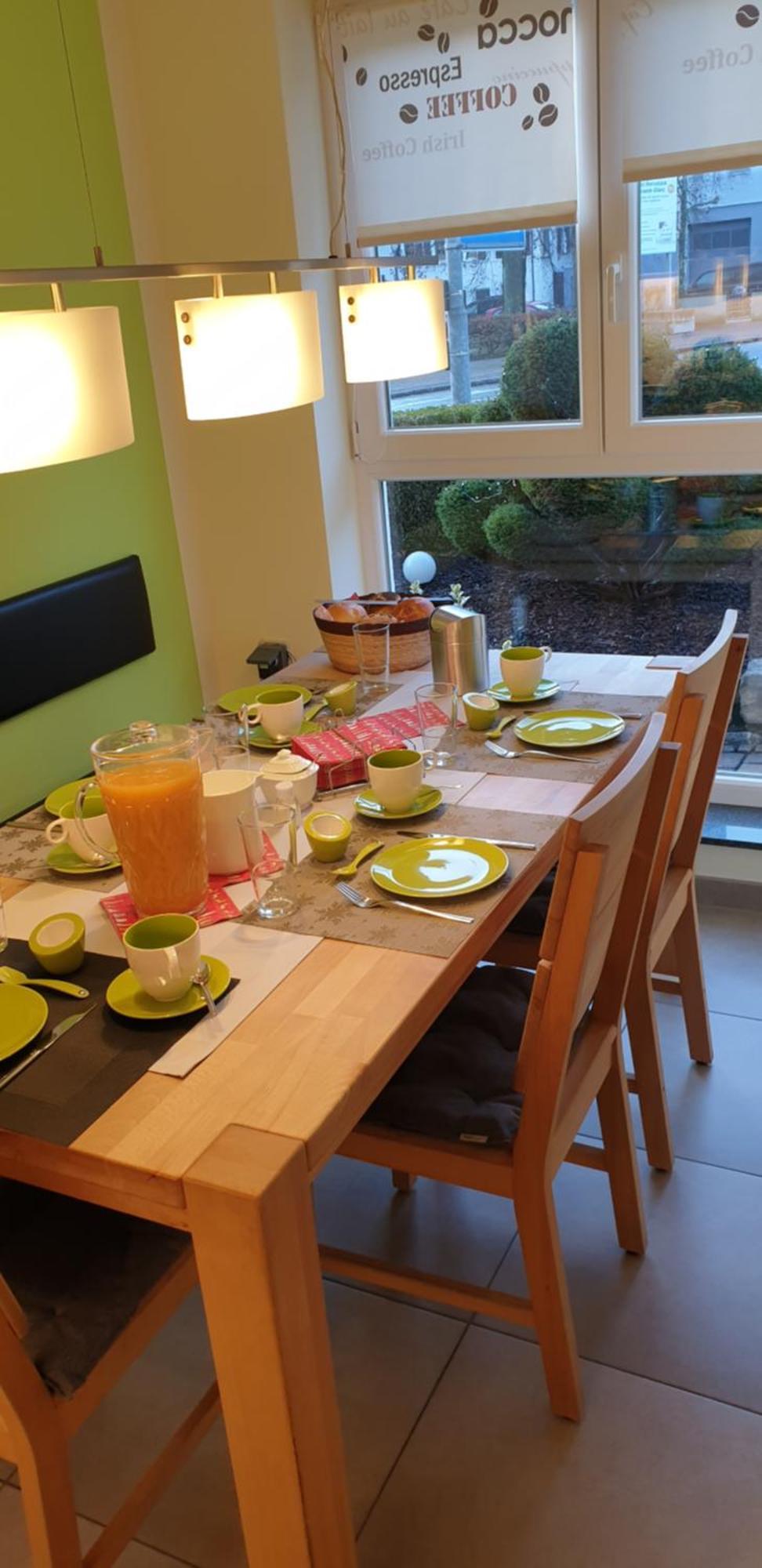 Gaestezimmer , Pension Wauri Waldenbuch エクステリア 写真
