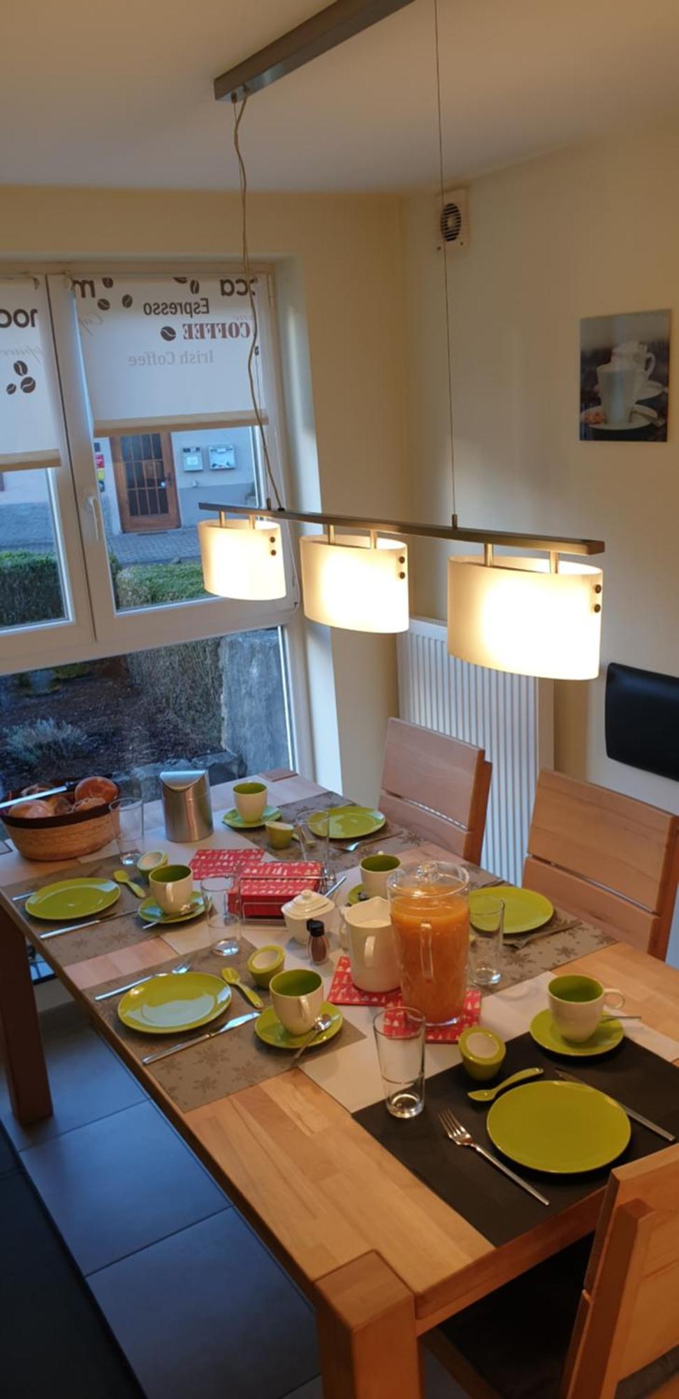Gaestezimmer , Pension Wauri Waldenbuch エクステリア 写真