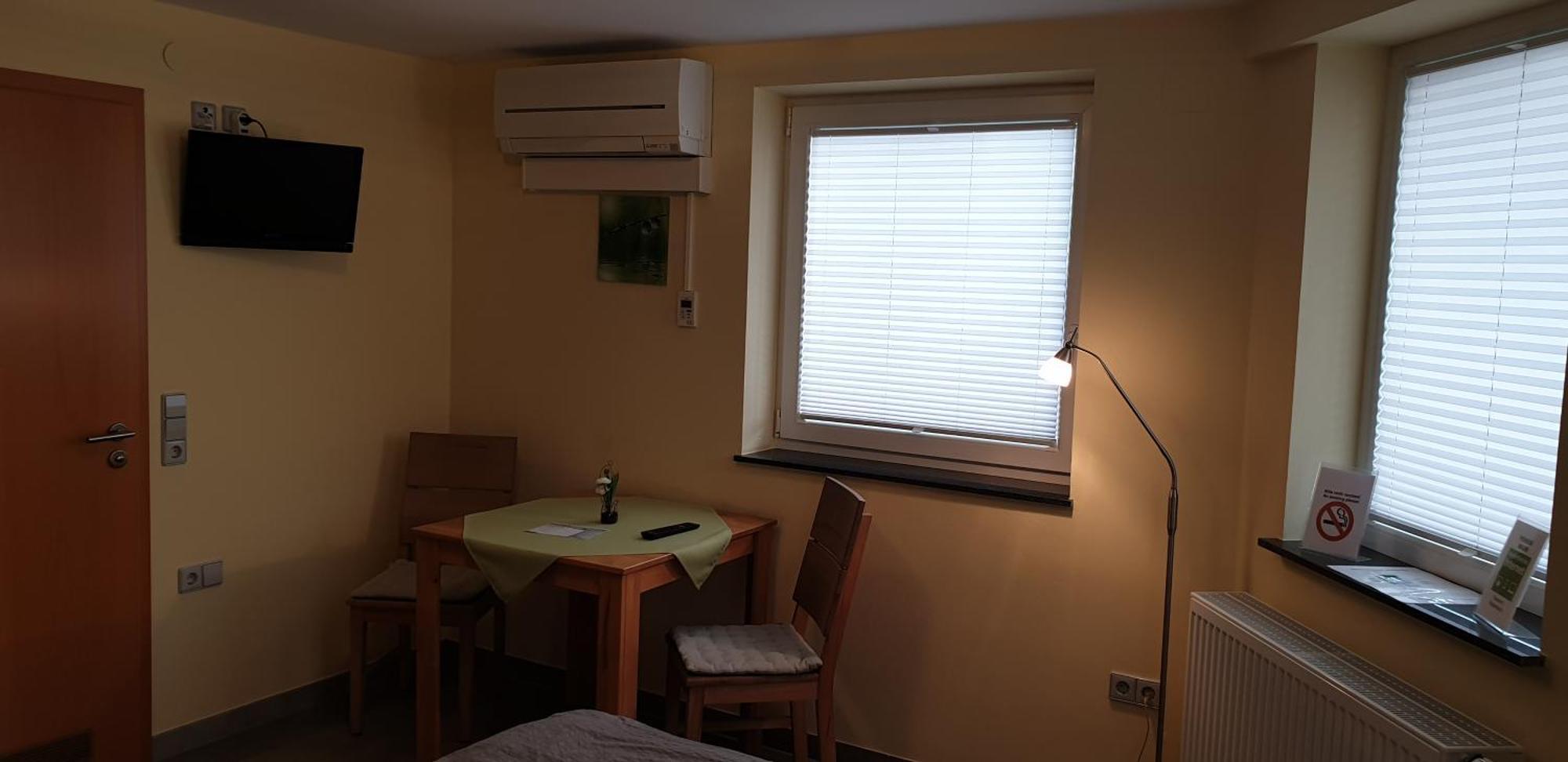 Gaestezimmer , Pension Wauri Waldenbuch エクステリア 写真